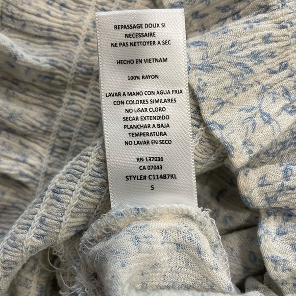 Women’s Small Paper Crane long sleeve blouse - Picture 8 of 9